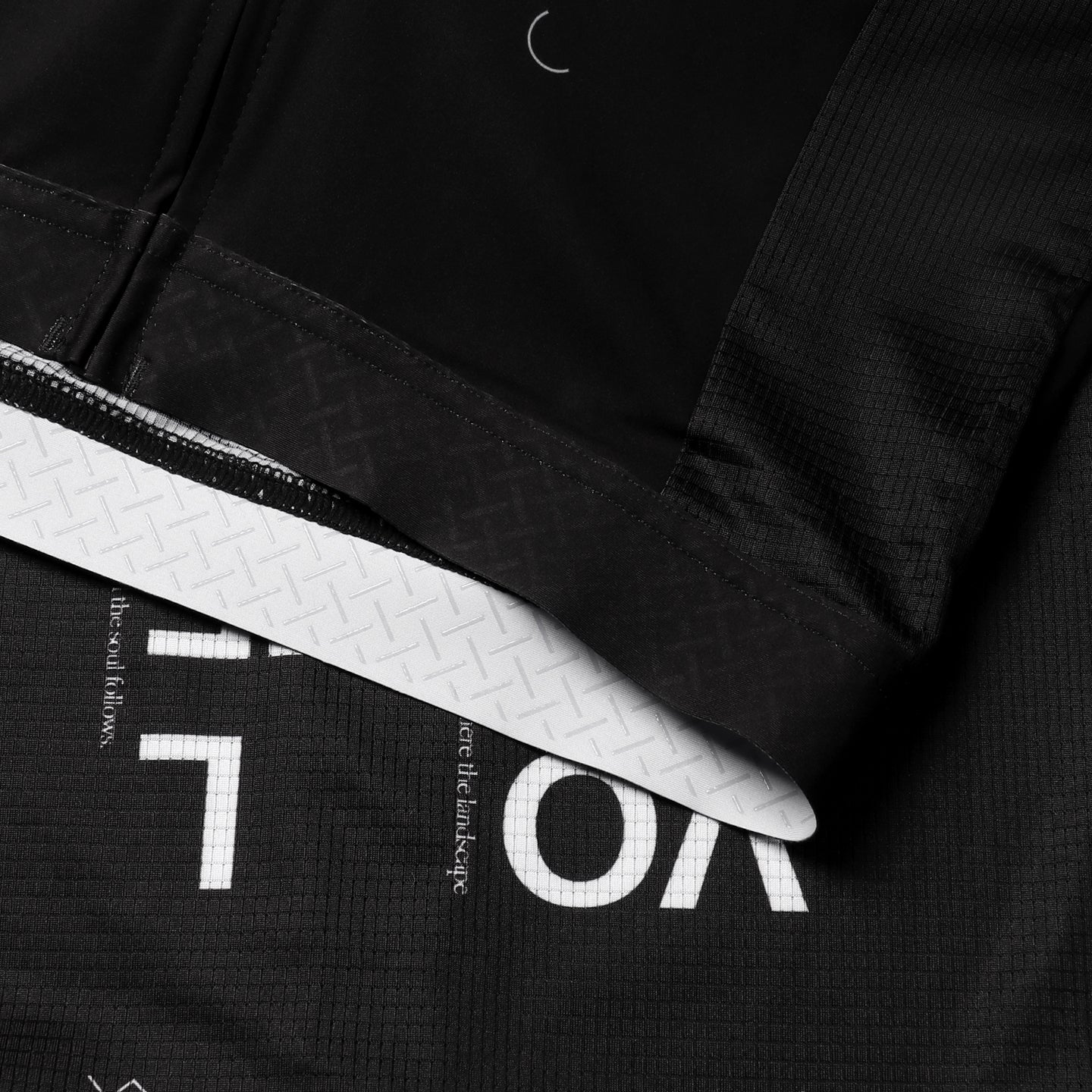 VOLUME Black Long Sleeve Jersey - Male